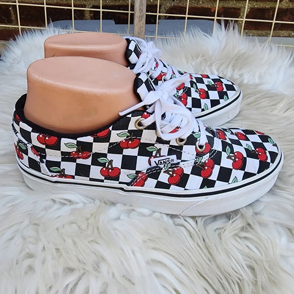 Vans Checkered Dohenny cherry sneakers 6.5‎ - Picture 1 of 9